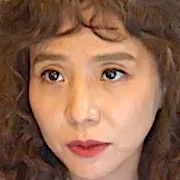 Seo Jung-Yeon as Nurse Hwang