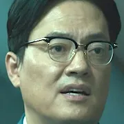 Kim Hyung-Mook portrays aide