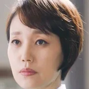 Jin Kyung portraying Oh Myung-Sim