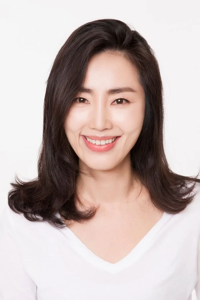 Park Kyung-Hye profile photograph