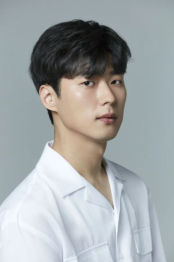 Portrait of South Korean actor Ahn Dong-Goo