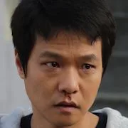 Hong Kyoung-in as Jo Doo-suk