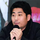 Portrait photograph of South Korean director Kim Hong-Sun
