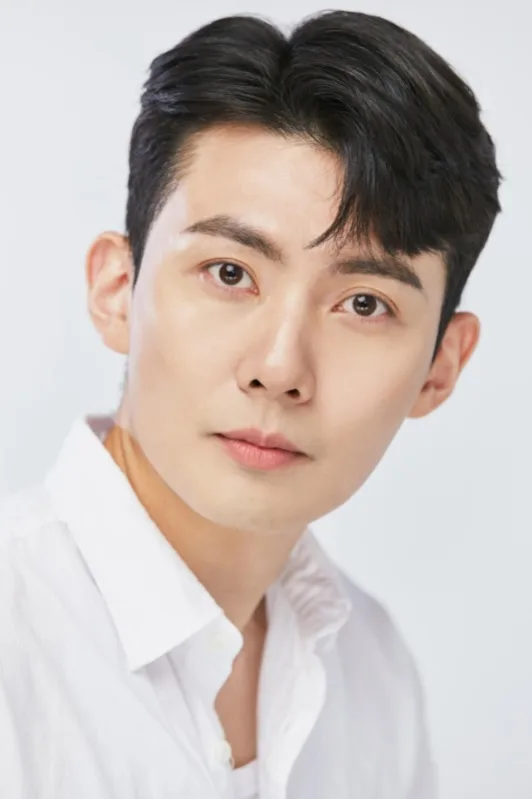 Portrait photograph of Park Se-Jun
