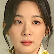 Lee Chung-ah as Yoon Si-hyeon
