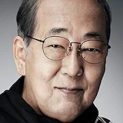 Ittoku Kishibe as Akira Kanbara