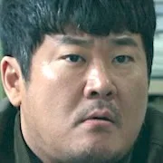 Yoon Tae-In as Detective Kim