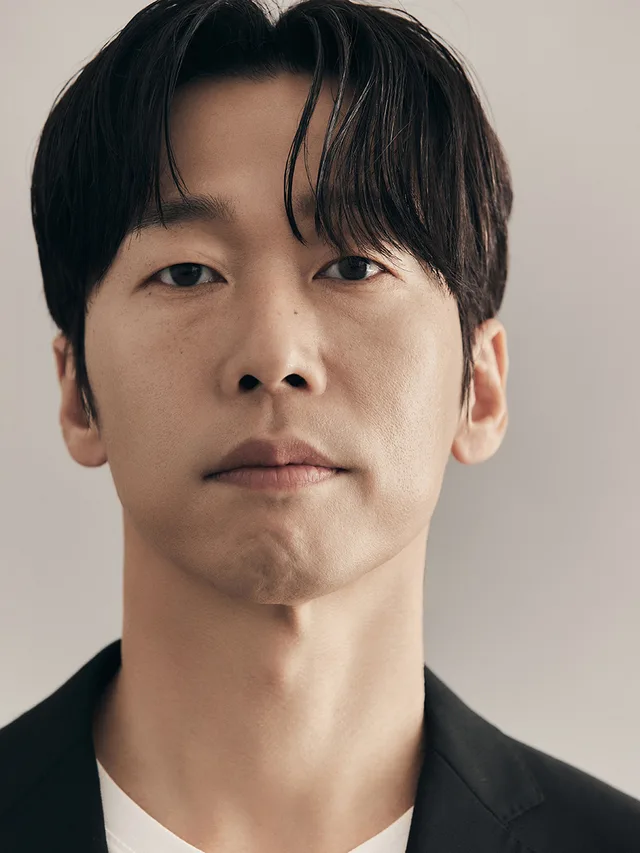 Yoon Byung-Hee portrait photograph