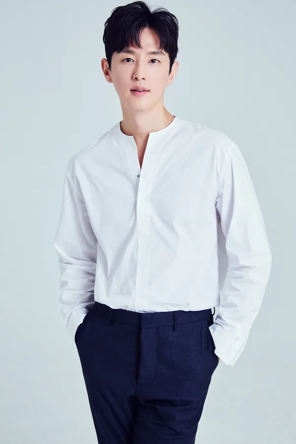 Portrait of South Korean actor Kwon Yool