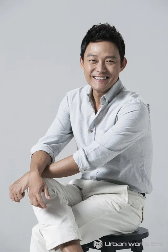 Portrait photograph of South Korean actor Nam Sung-Jin