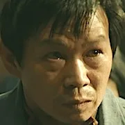 Baek Seung-chul as water filtration worker