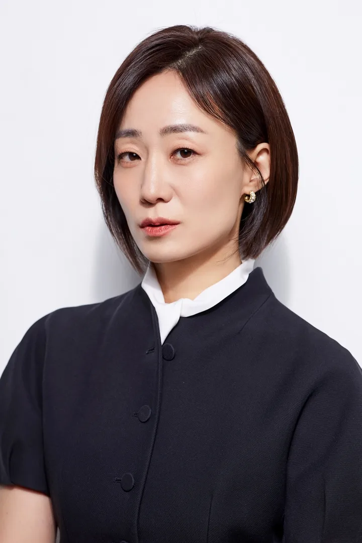 Profile photograph of South Korean actress Kim Soo-Jin