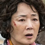 Kim Young-ae as Mrs. Suk