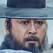 Kim Yun-Seok as Kim Sang-Hun
