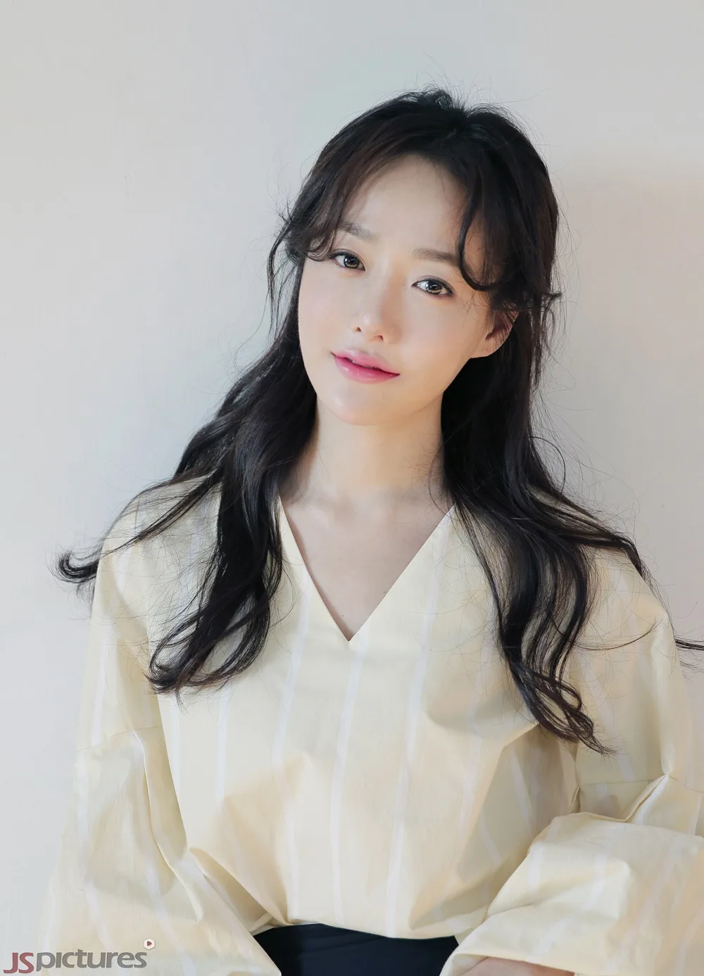 Portrait of South Korean actress Mi-Ram