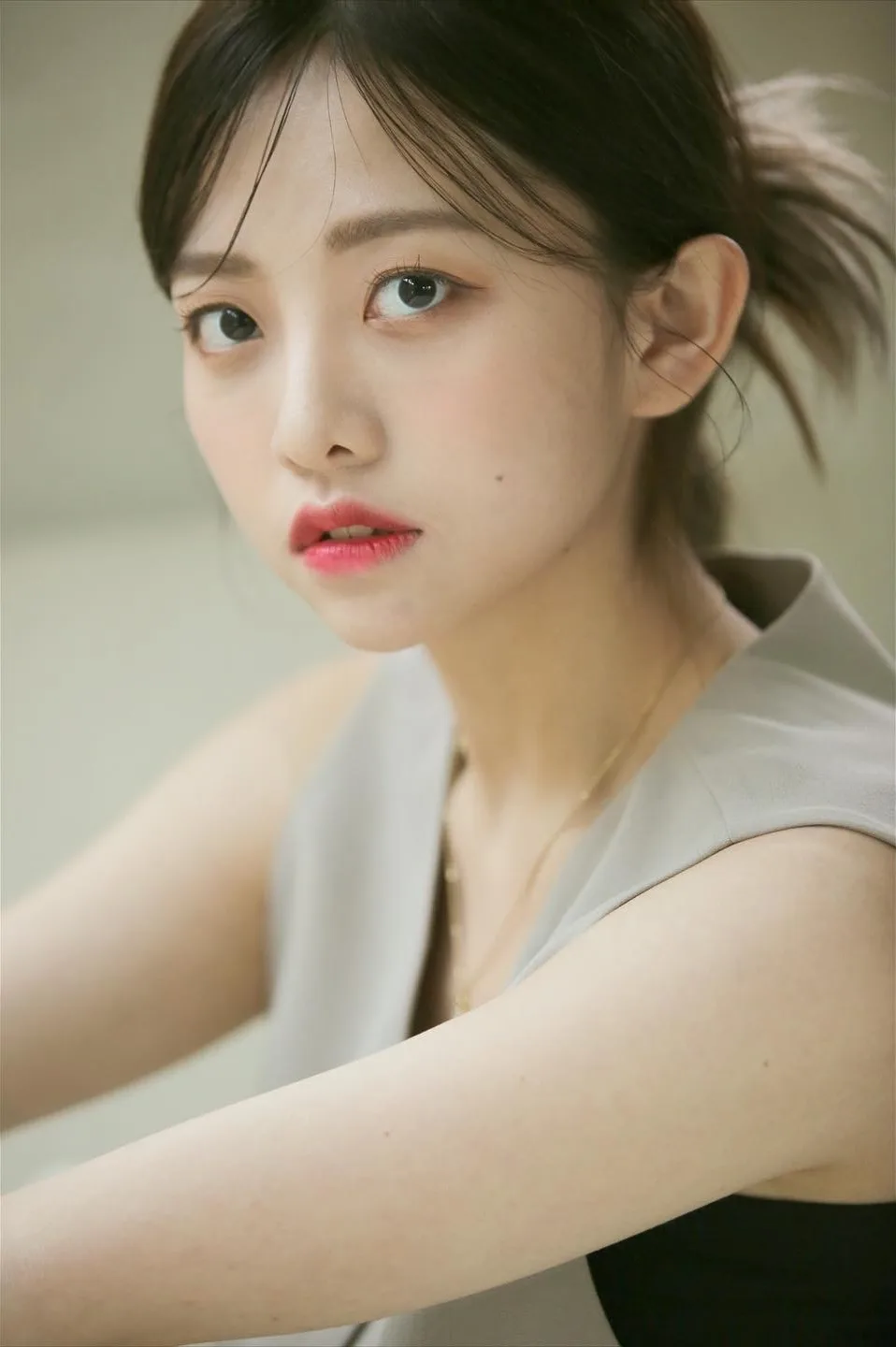 Portrait photograph of actress Lee A-Jin