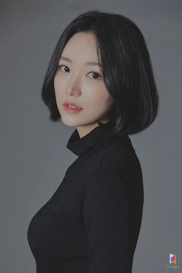 Kim Si-Hyun profile photograph