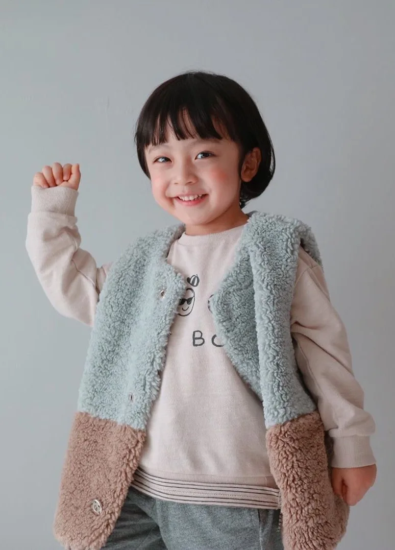 Studio portrait of child actor Seo Woo-jin