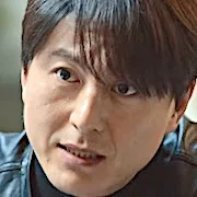 Actor Ryu Soo-Young portraying Lee Du-Yeong.