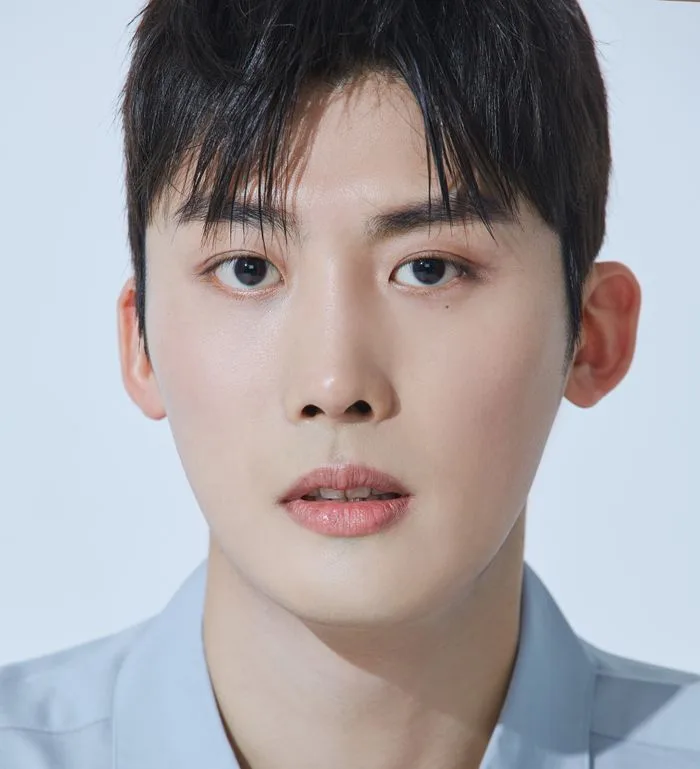 Portrait of actor Lee Keun-Wook