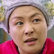 Lee Se-Rang as hair salon customer