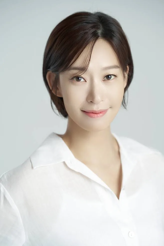 Portrait of actress Jung Ae-Youn