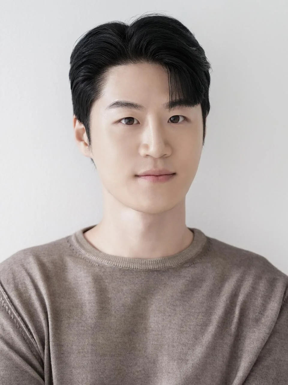 Promotional portrait of actor Oh Kyung-Joo