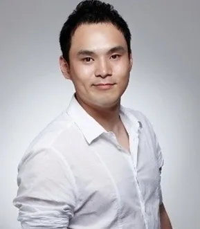 Portrait photograph of South Korean actor Seo Sung-Jong