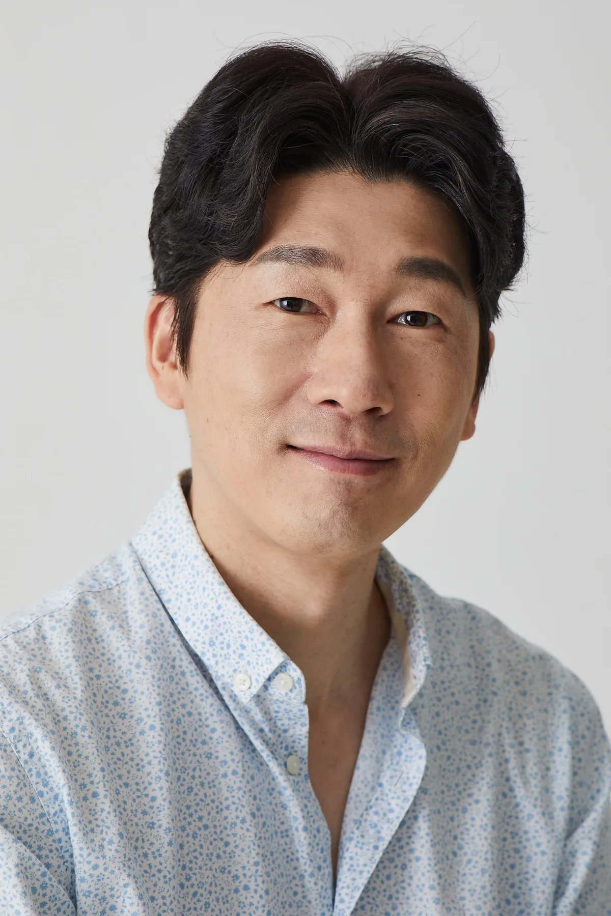 Profile photograph of actor Son Seung-Taek