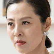 Jeon Hye-jin as Lee Myung-eun