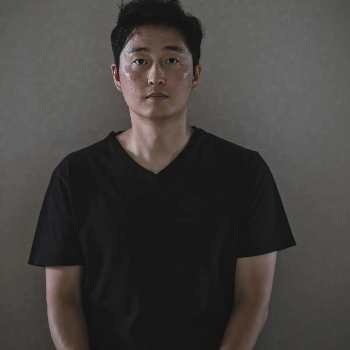 Portrait photograph of actor Kim Hyuk-Jong