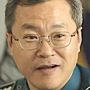 Baek Hyun-Jin as Koo Kyung-Mo
