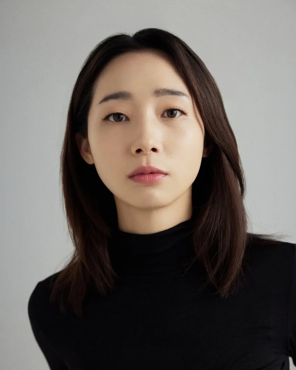 Portrait photograph of South Korean actress Lim Ye-Eun