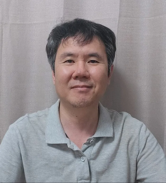Lee Byung-Yong profile portrait