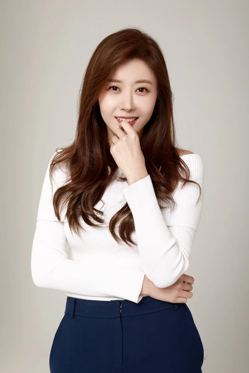 Portrait photograph of actress Jeon Se-Hyun