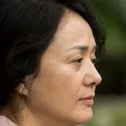 Bae Jong-Ok as Mi-Kyung
