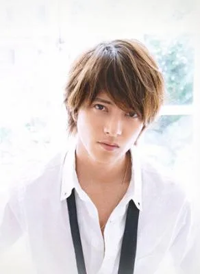 Tomohisa Yamashita portrait photo